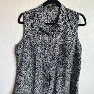 Apt. 9 sleeveless button up blouse
